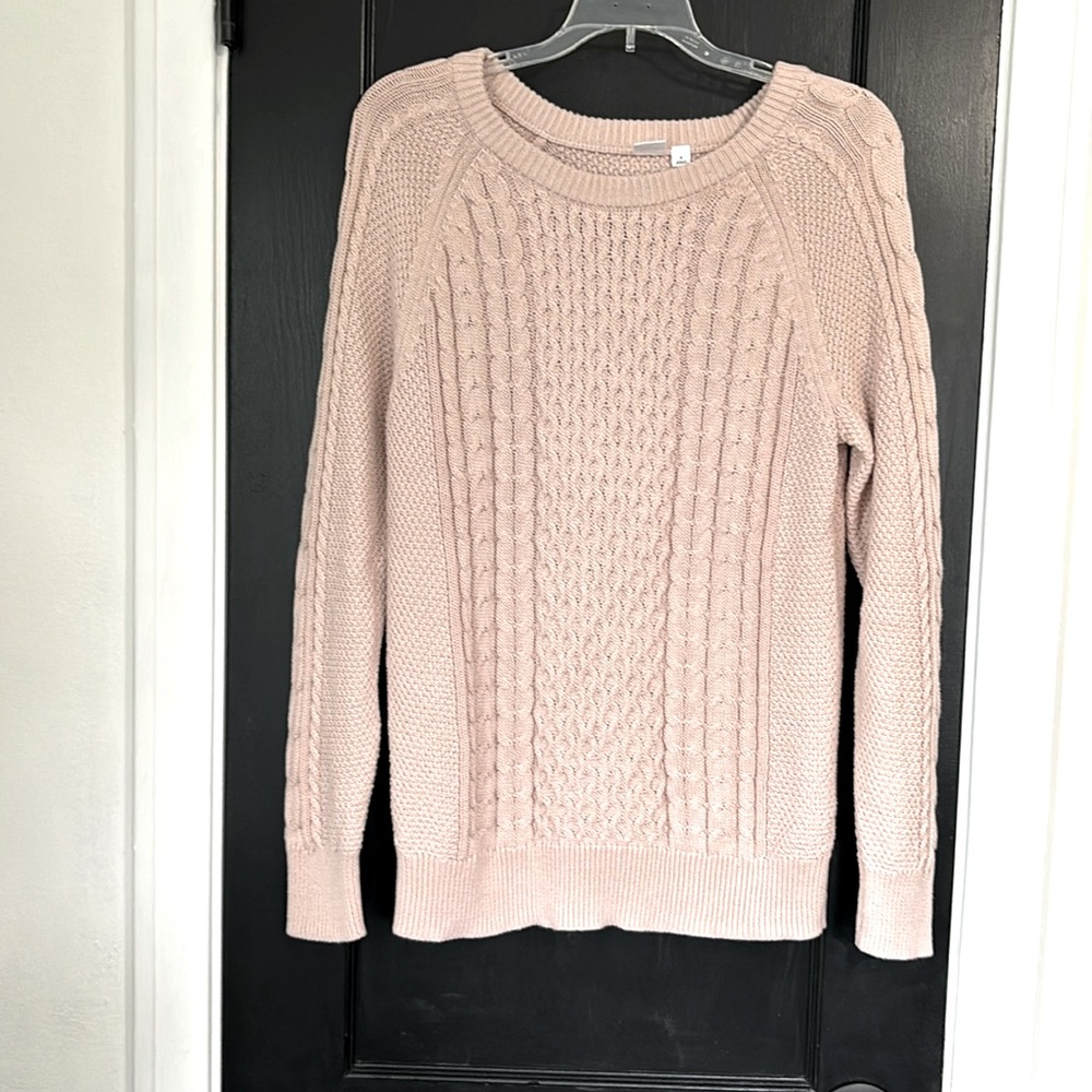 NWOT Gap Cable-Knit Crew Neck Sweater